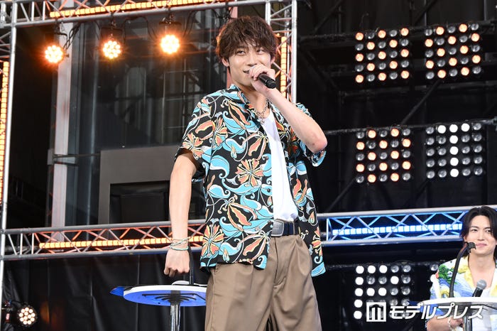 オールマイトの決め台詞「私が来た!」を披露する高松アロハ(C)モデルプレス