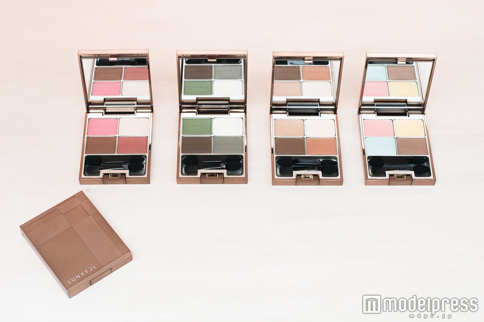 ルナソル マカロングロウアイズ全4種（限定1種）（C）モデルプレス