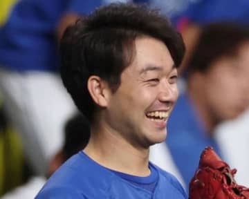 中日・山本泰寛「今年も激励会していただきました」慶大先輩との2ショに反響「流石お上品」「素敵です」