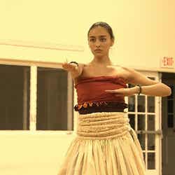 「長谷川潤 ハワイを踊る」(C)NHK