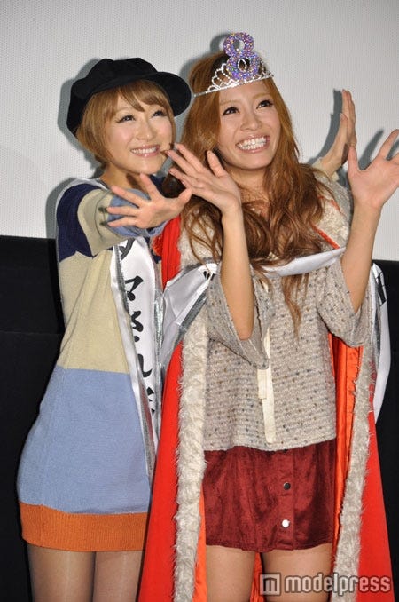 映画「ミッション:8ミニッツ」公開記念イベントに登場した(左から)鈴木奈々、小森純