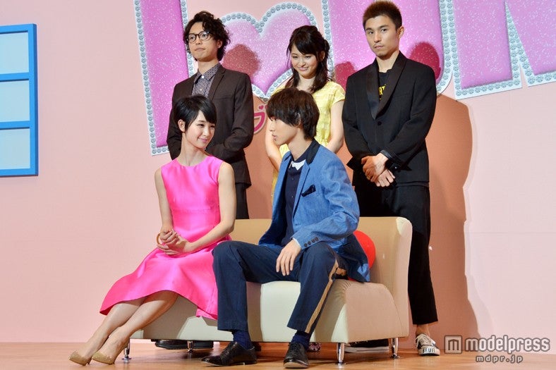 （上段左から）桐山漣、岡本玲、中尾明慶、（下段左から）剛力彩芽、山崎賢人