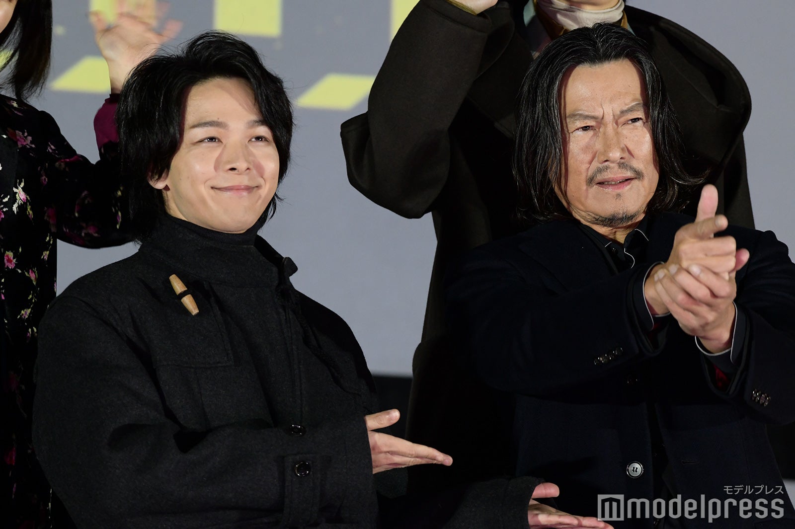 中村倫也、豊川悦司（C）モデルプレス