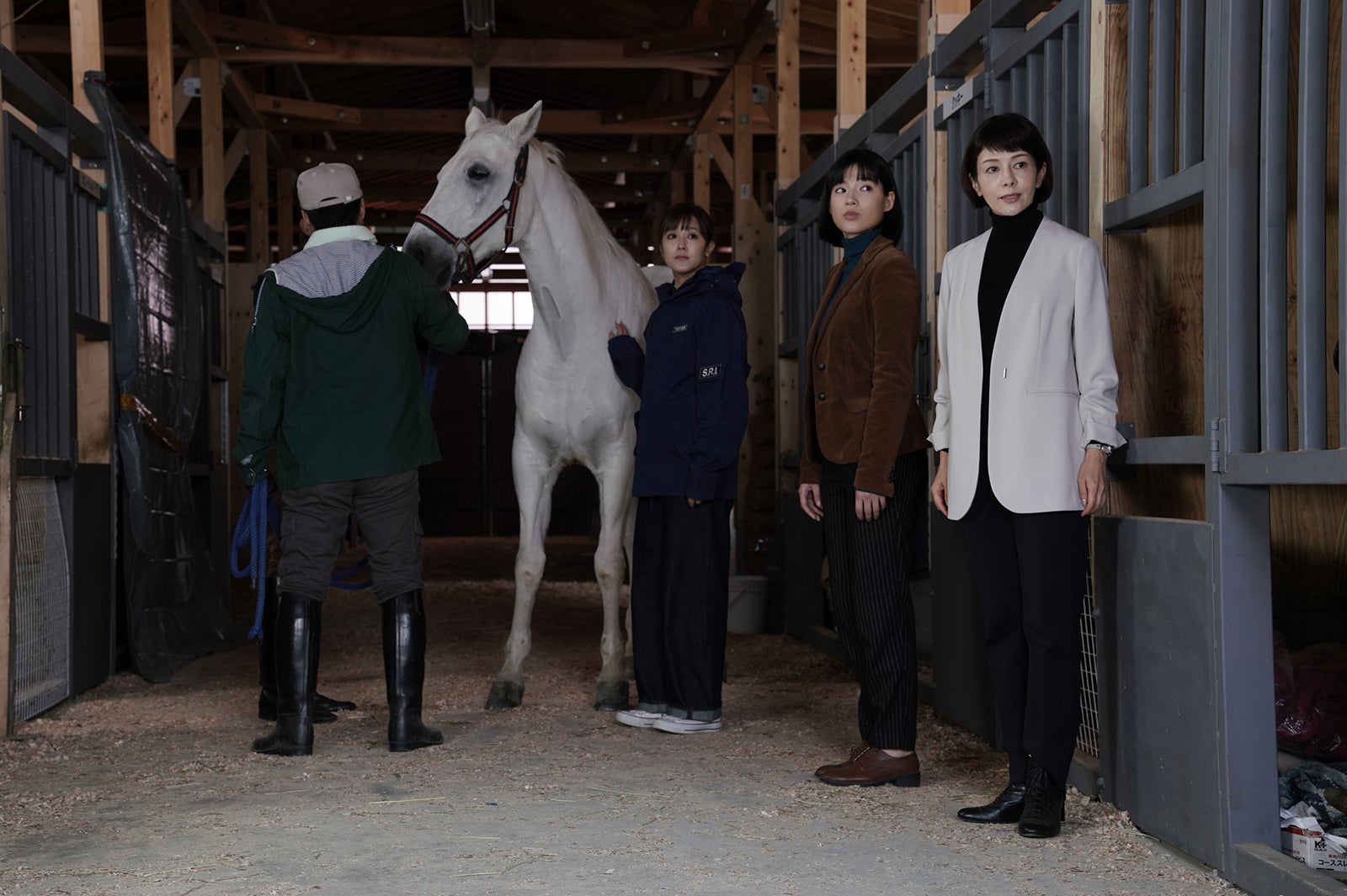 石井杏奈、沢口靖子ら（C）テレビ朝日