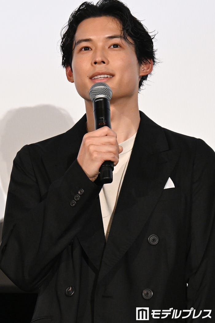 納豆について語り続ける松村北斗(C)モデルプレス