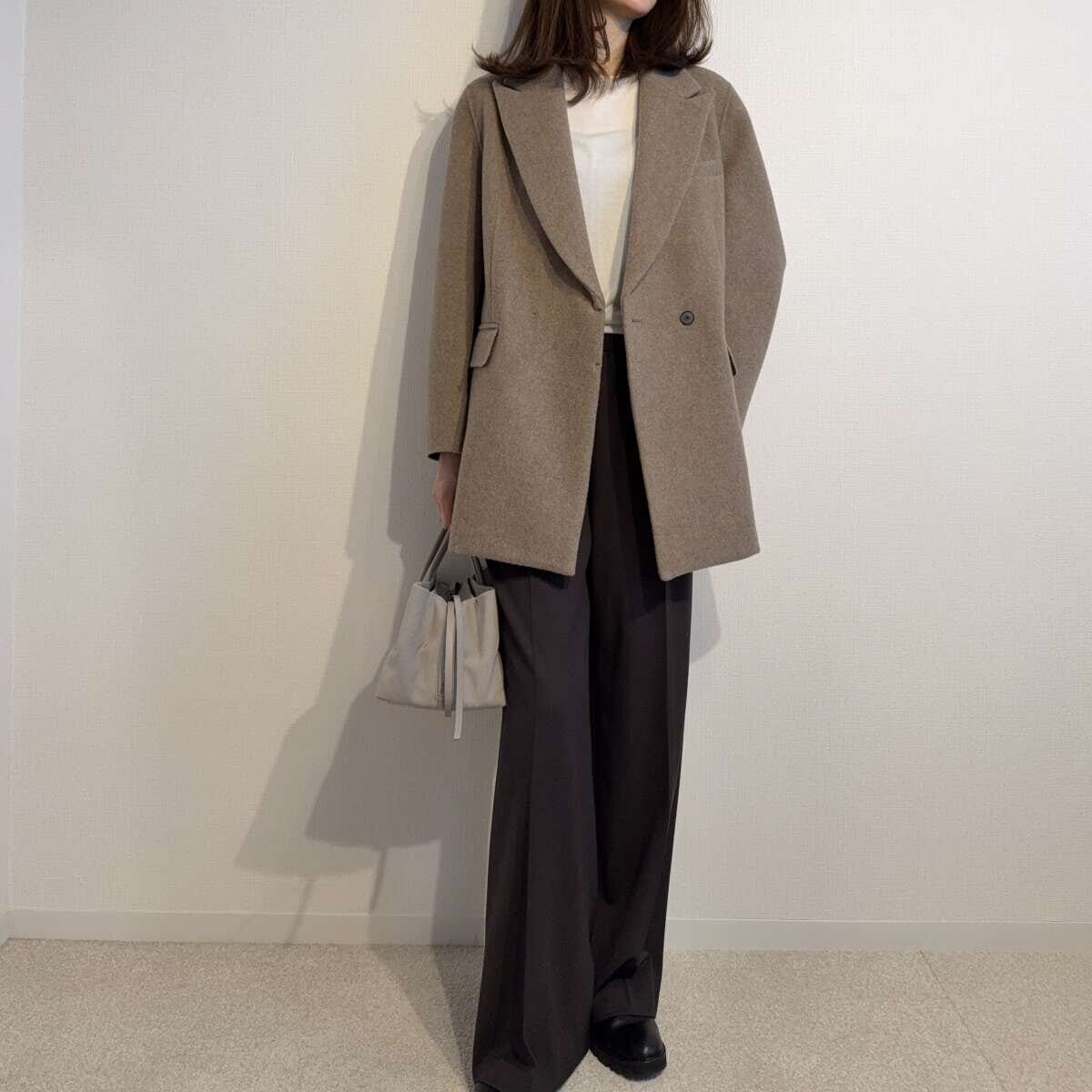 Curensologyウールボンディングジャケット Curensologyウールボンディングジャケットとブラウンパンツコーデ