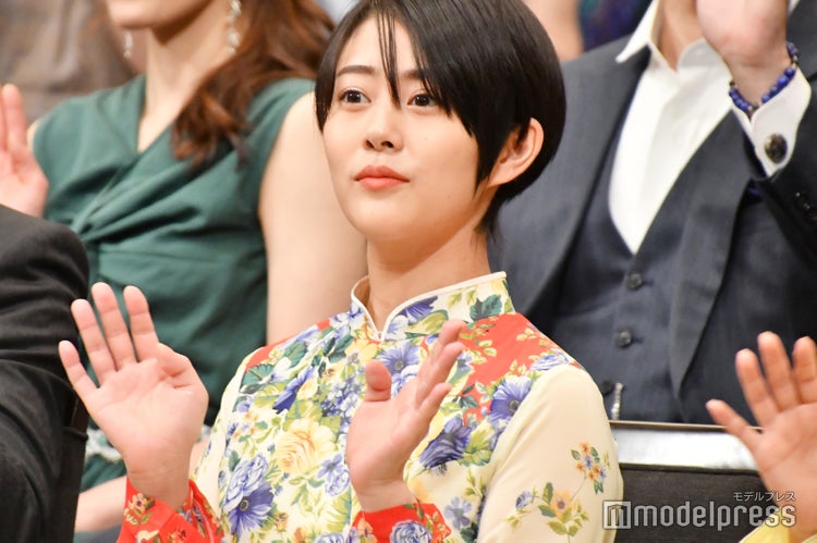 画像8 12 高畑充希 大原櫻子 ミュージカルヒロインに意気込み お尻に火がついた状態 アオザイ姿で登壇 ミス サイゴン モデルプレス 画像8 12 高畑充希 大原櫻子 ミュージカルヒロインに意気込み お尻に火がついた状態 アオザイ姿で登壇 ミス サイゴン モデルプレス