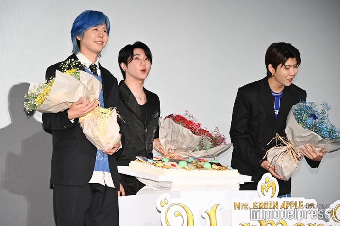 Mrs. GREEN APPLE(左から)藤澤涼架、大森元貴、若井滉斗(C)モデルプレス