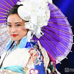 モデルプレス - 小島瑠璃子の着物姿が目を見張る美しさ…インスタ映え狙えるトレンド感溢れる着こなし
