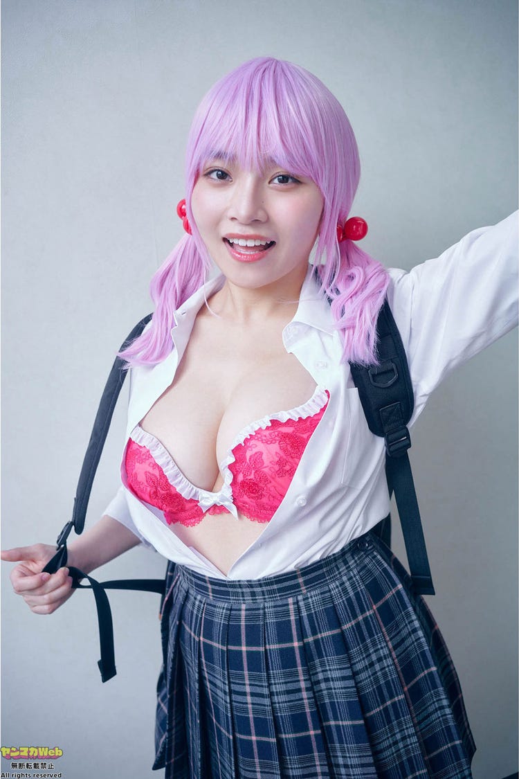 豊満コスプレ 
