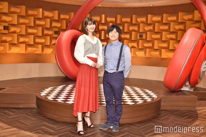 セットもリニューアル/マギー、バカリズム (C)モデルプレス