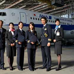 「ミス・パイロット」に出演する(左より)岩城滉一、桜庭ななみ、相武紗季、堀北真希、斎藤工、菜々緒