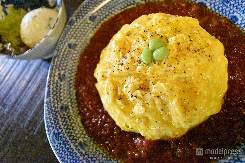 「カフェサロン中奥」／ふわとろオムライスの自家製デミグラスソース