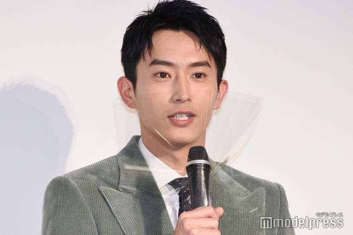 杉野遥亮(ショートヘア)/映画「水上のフライト」完成報告イベントより:2020年10月撮影 (C)モデルプレス