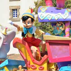 東京ディズニーリゾート30周年パレードがスタート/「ハピネス・イズ・ヒア」パレード公開