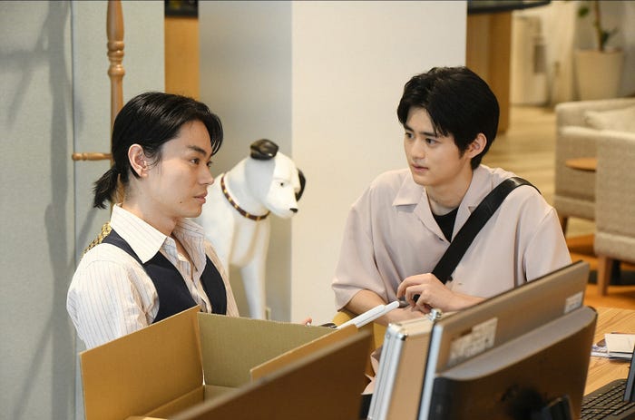 菅田将暉、鈴鹿央士/「MIU404」第9話より(C)TBS
