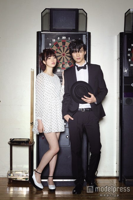 八木アリサ、福士蒼汰／画像提供：「ViVi」(講談社)