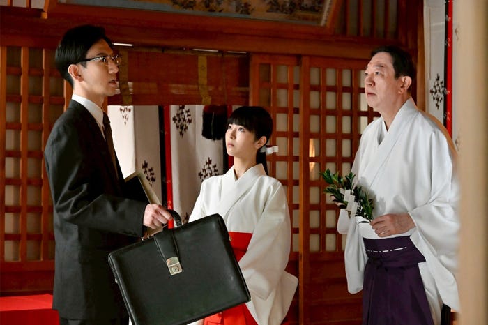 坂東新悟、浜辺美波、坂東彌十郎「もしもこの世が舞台なら、楽屋はどこにあるのだろう」第4話(C)フジテレビ