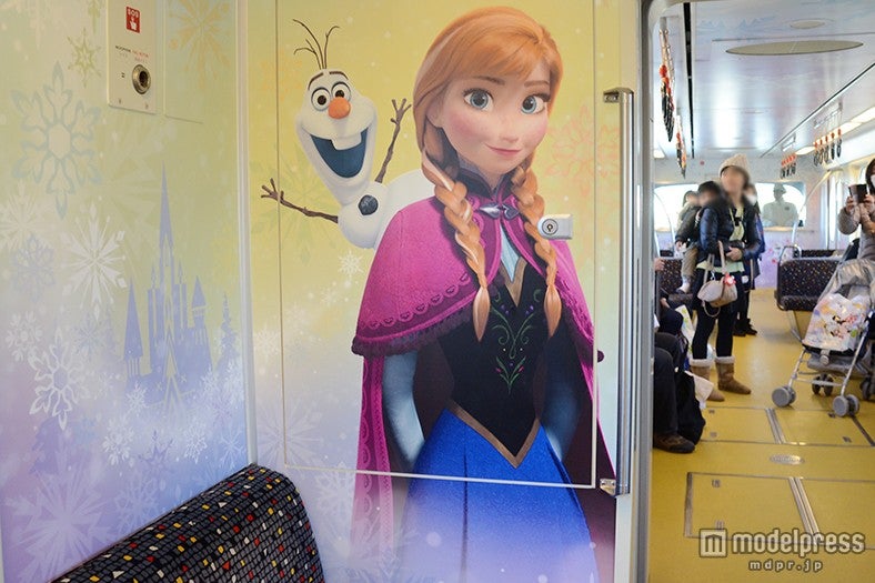 「アナとエルサのフローズンファンタジー・ライナー」アナとオラフ（内装）