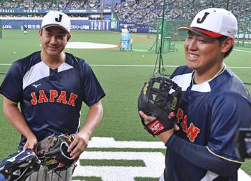 菅野智之VS岡本和真 元巨人勢対決は空振り三振で先輩に軍配 菅野が雄たけびをあげながら熱投 岡本はフルカウントまで持ち込むも