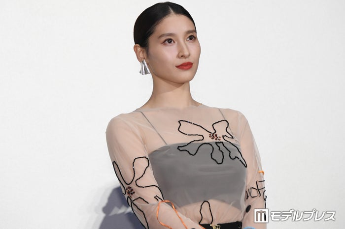 土屋太鳳、シースルードレスで美スタイル披露 主演映画ヒットで「俳優としてこんなに嬉しいことはない」＜マッチング＞