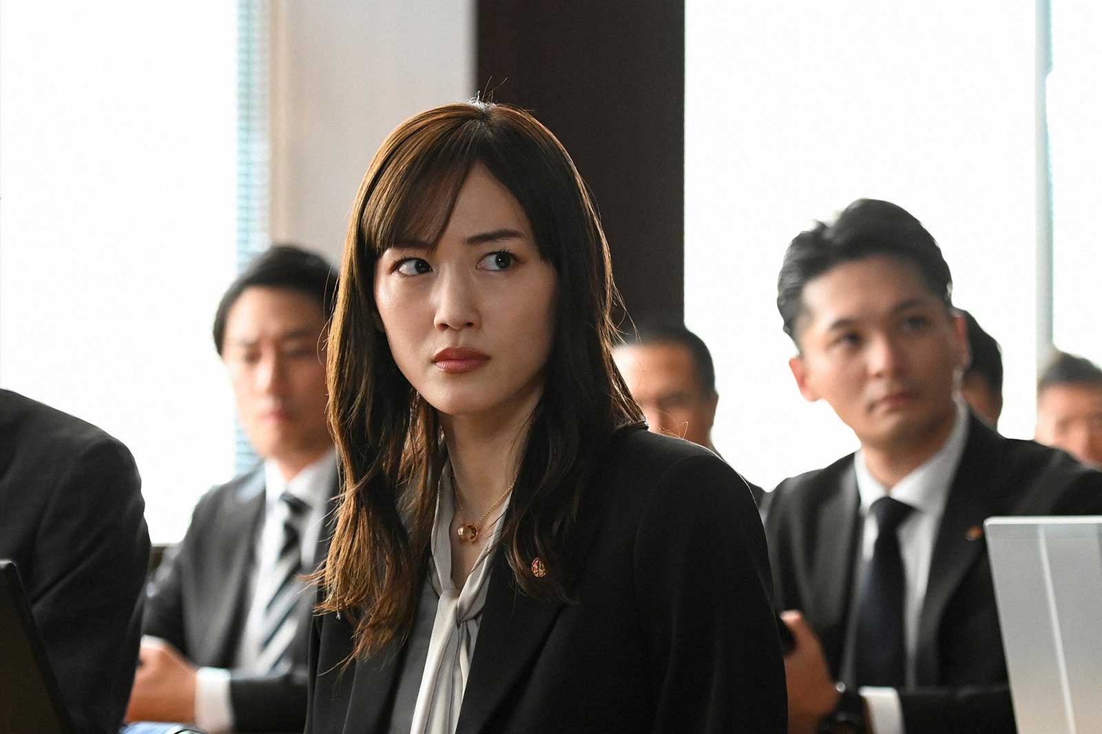 綾瀬はるか「天国と地獄 ～サイコな2人～」第8話より（C）TBS