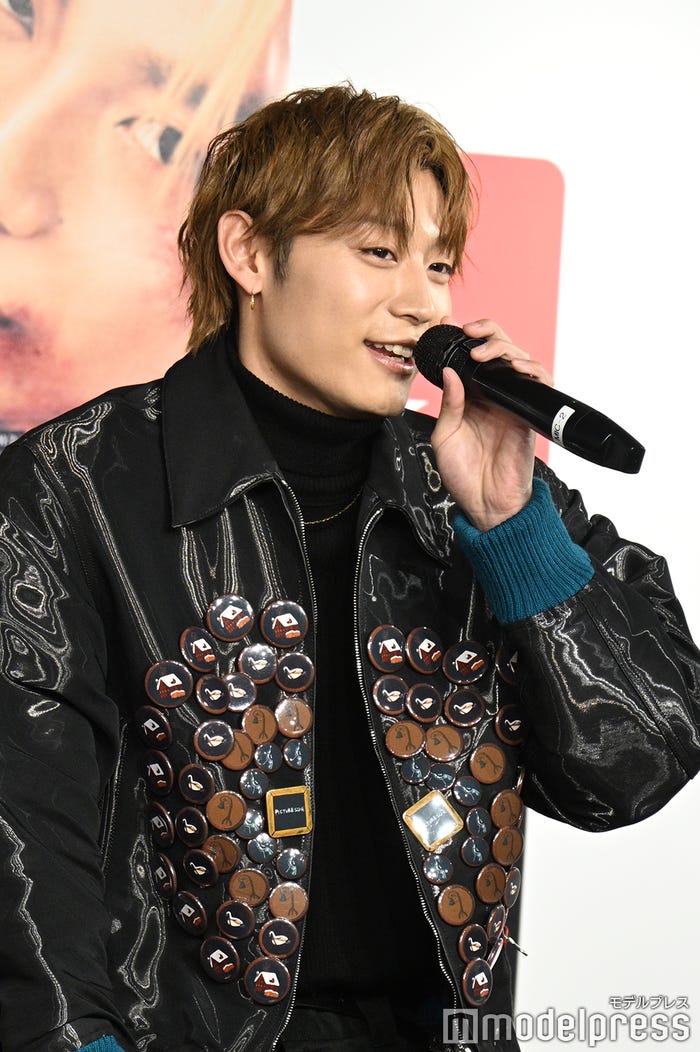 アムロ・レイのモノマネをする高松アロハ(C)モデルプレス