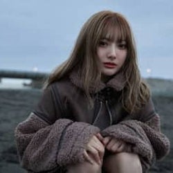安斉かれん、自身初のバラード曲「キミとボクの歌」のMV三部作最終章となる“家族へ編”を公開