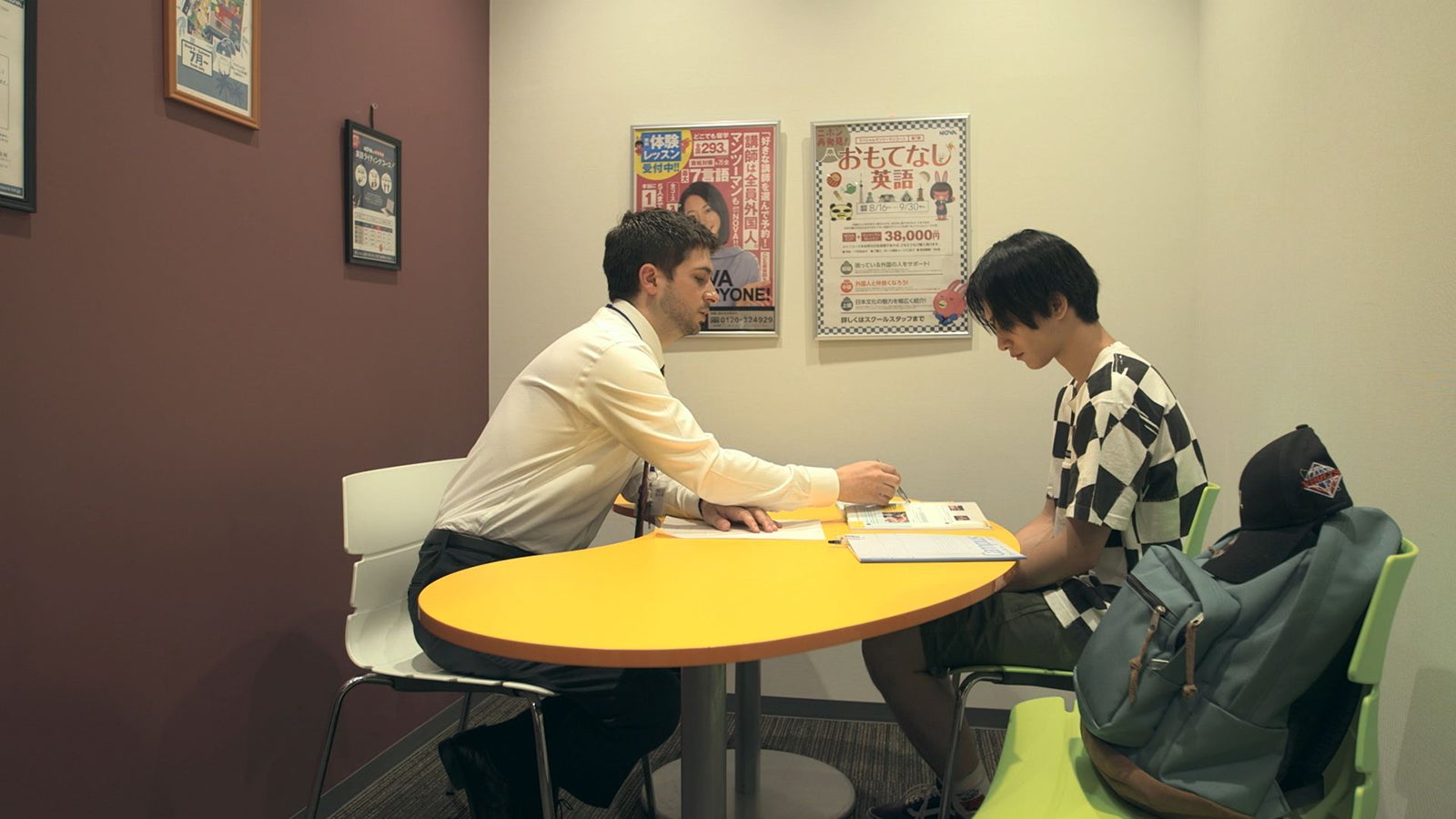 英会話教室に通う流佳「TERRACE HOUSE TOKYO 2019-2020」17th WEEK （C）フジテレビ／イースト・エンタテインメント