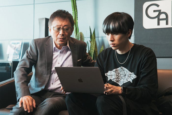 松尾貴史、坂東龍汰/「ユニコーンに乗って」第8話より(C)TBS