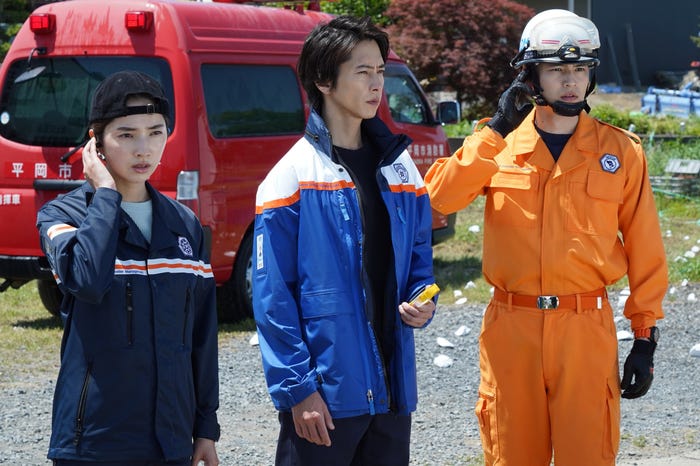 仁村紗和、山下智久、水上恒司「ブルーモーメント」第5話より(C)フジテレビ