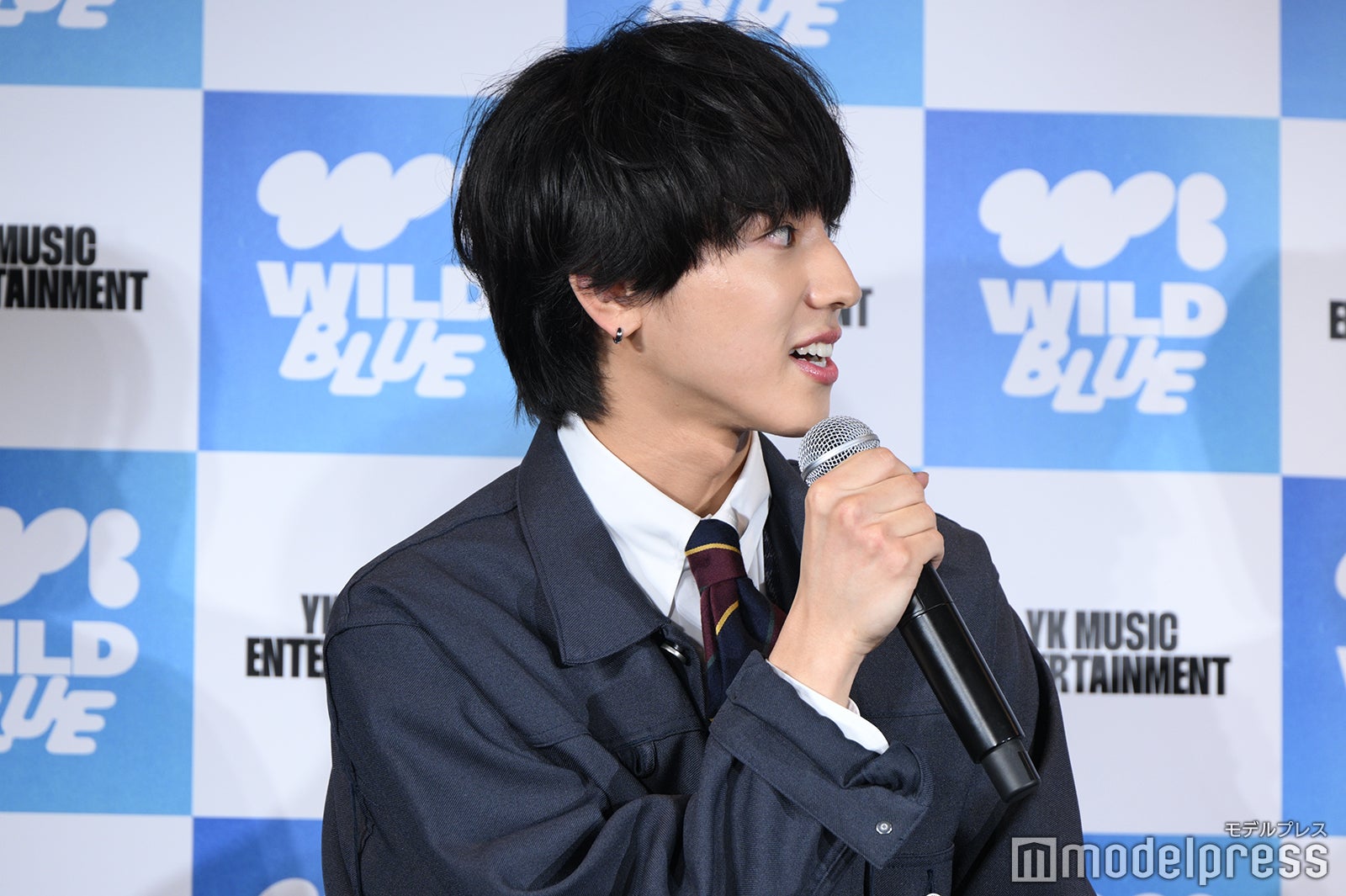 関西出身の4人につられ関西弁で会話する池田優斗（C）モデルプレス