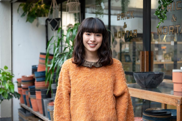 関水渚(C)「彼女と彼氏の明るい未来」製作委員会・MBS