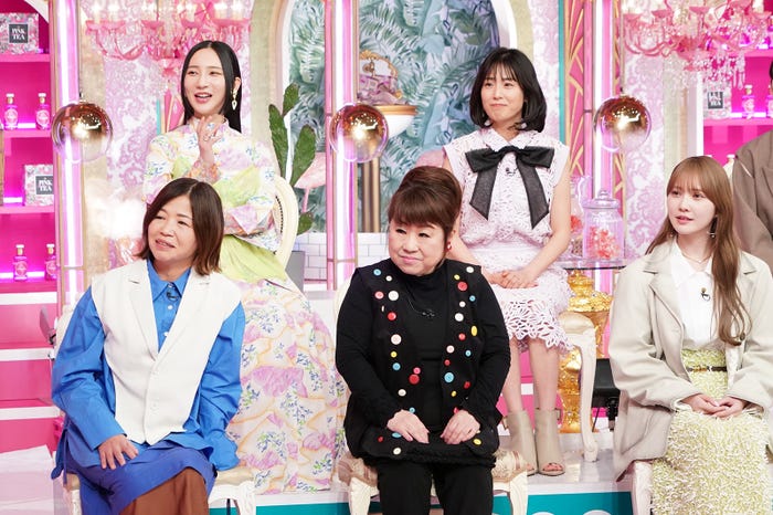 大久保佳代子、ファーストサマーウイカ、天童よしみ、本仮屋リイナ、加藤史帆(C)日本テレビ