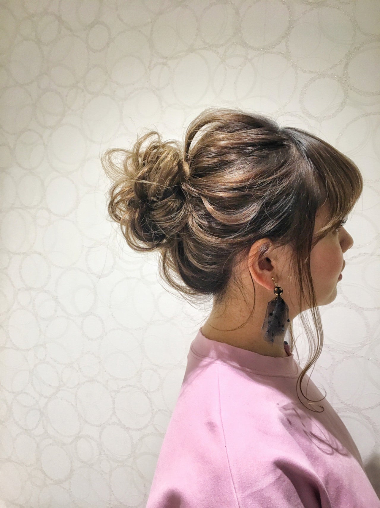 ゴムだけで簡単！お団子ヘアの作り方と低め＆高め別スタイル集 モデルプレス