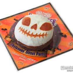 スプーキースケルトンドーナツ(オレンジクリーム)(C)Disney