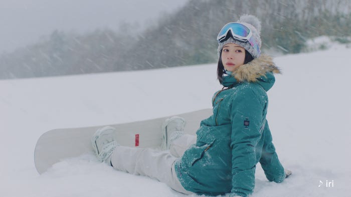 桜田ひより「雪よ、推してくれ。」篇より(提供写真)
