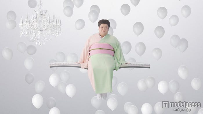 マツコ・デラックス/新CM「muatsu (ムアツ)Sleep Spa」ポージング篇より