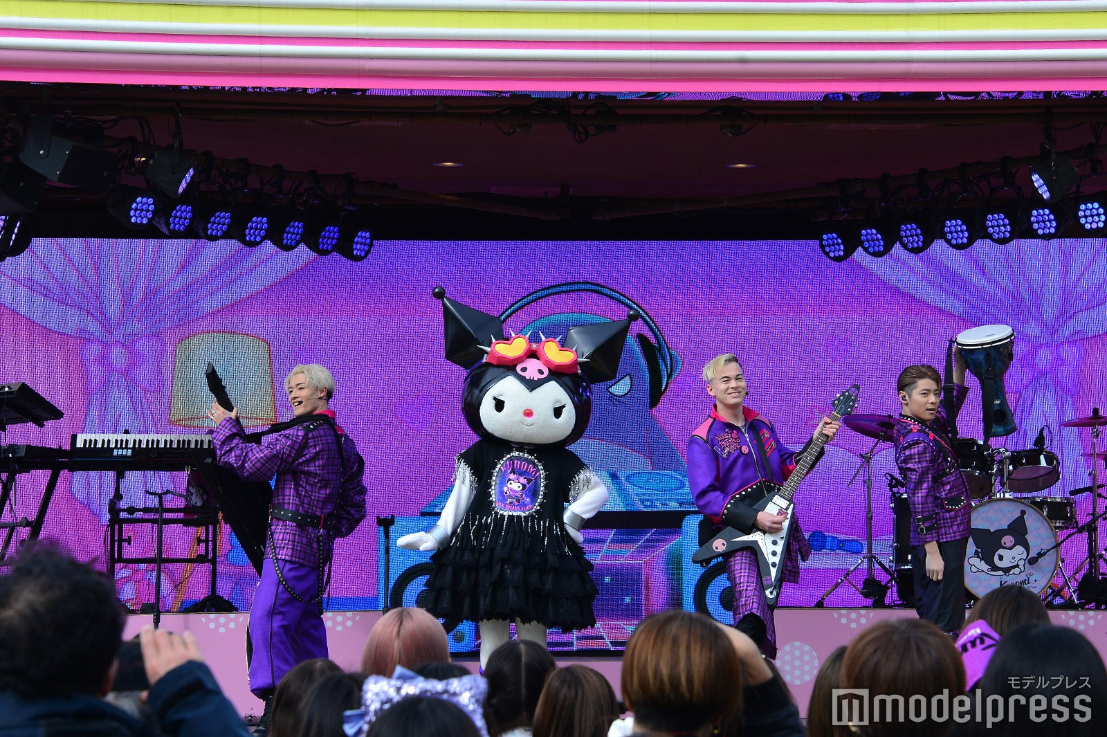 （C）モデルプレス