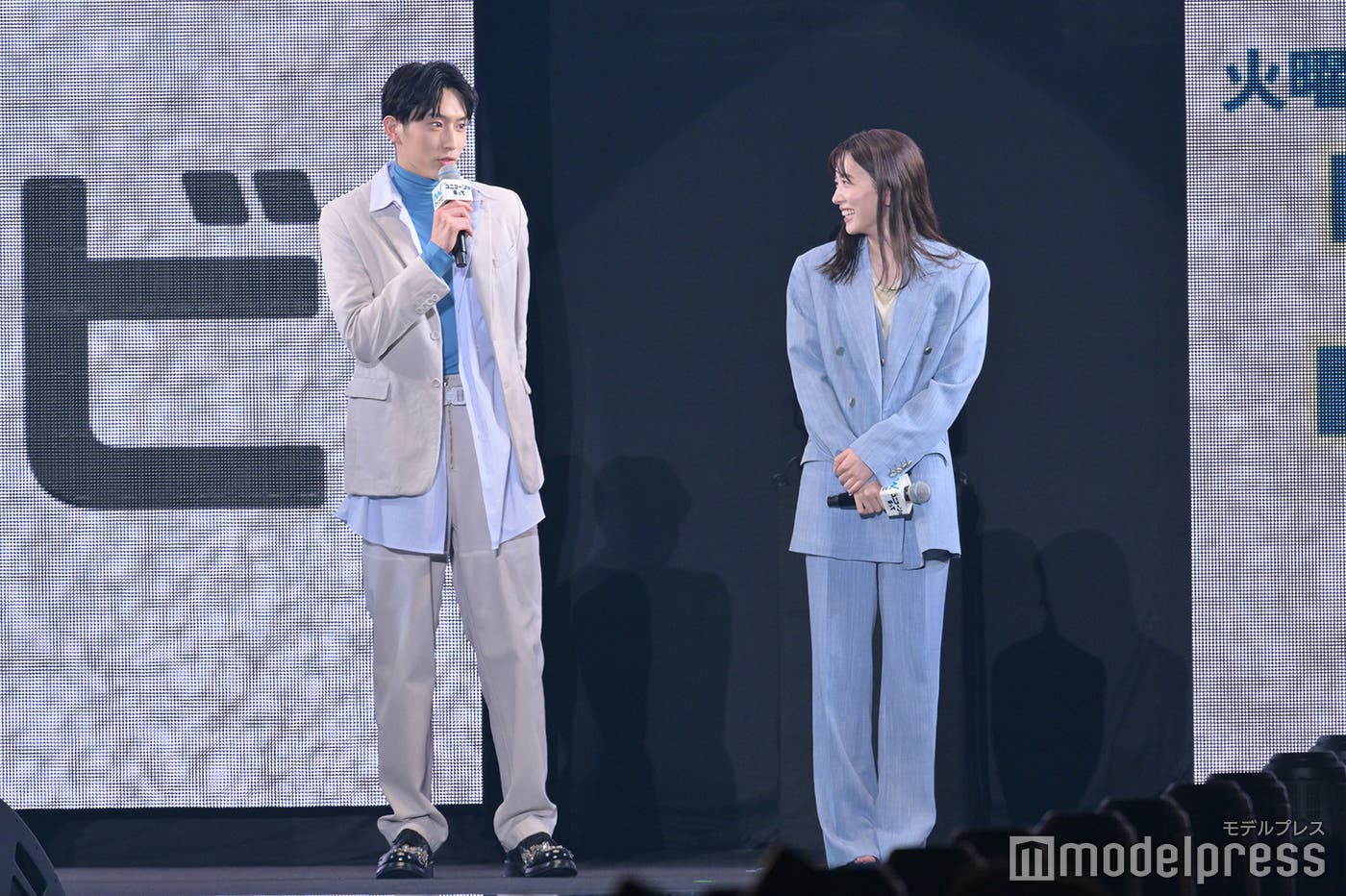 (左から)杉野遥亮、永野芽郁(C)モデルプレス