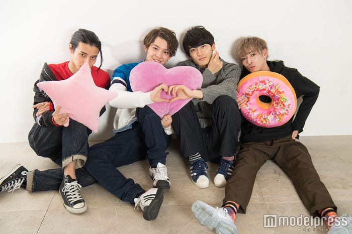 (左から)AM、Kauan、Fu、U(C)モデルプレス