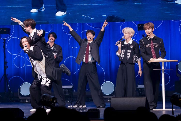 池崎理人、佐野雄大、藤牧京介、後藤威尊、高塚大夢、田島将吾(C)LAPONE ENTERTAINMENT