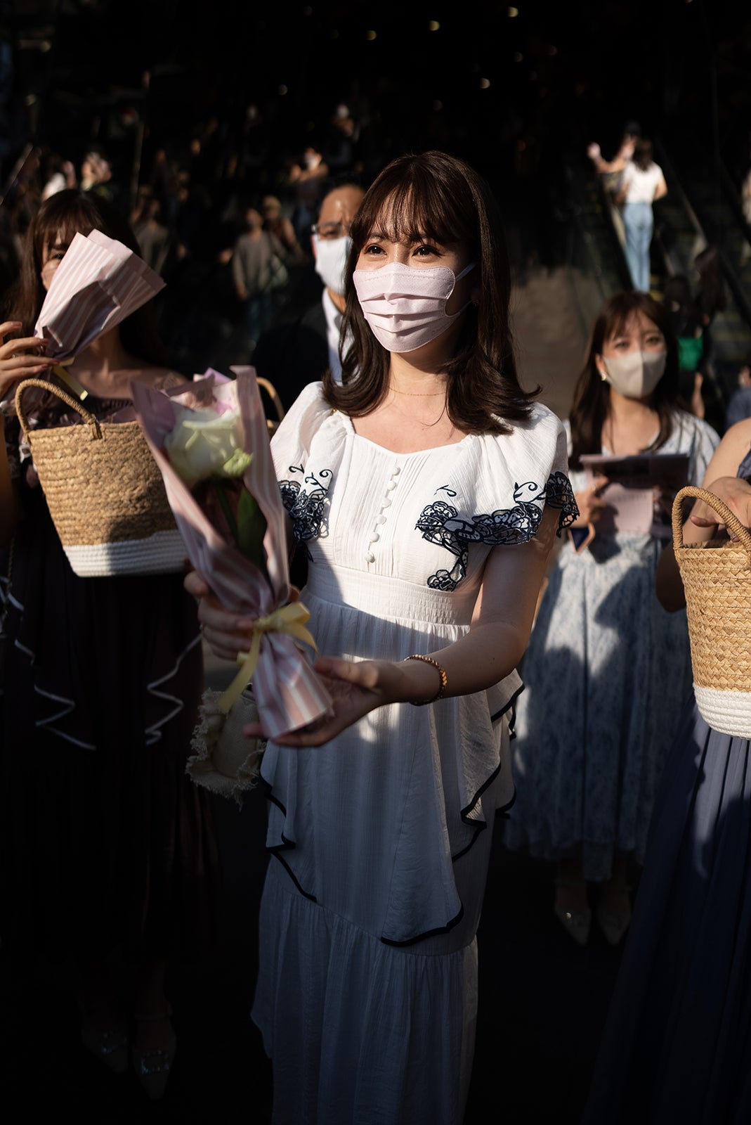 小嶋陽菜、原宿の街にゲリラ登場 偶然遭遇の通行人が興奮