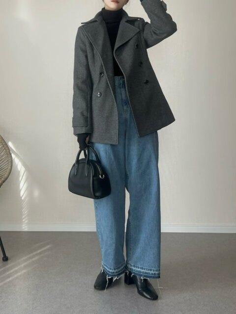 Pコートコーデ 2025冬大人女性グレーPコートコーデ