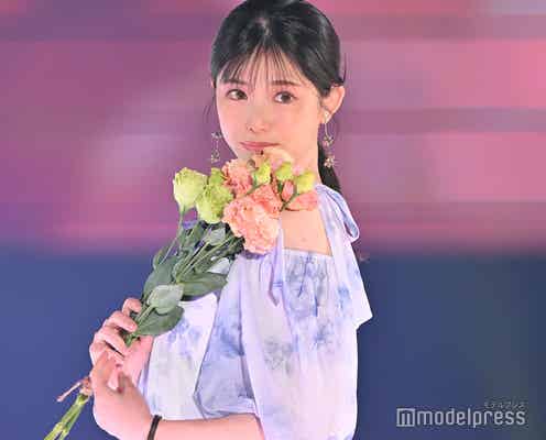 松村沙友理、ウインク&投げチュー“あざとポーズ”連発で会場沸かす【GirlsAward 2024 S/S】