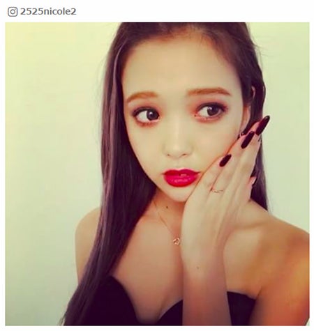 藤田ニコル、SEXYにデコ出し＆バストチラ見せ “大人にこるん”に支持殺到中「引き出しまだまだありますよ」