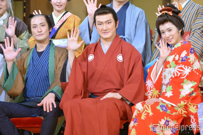 中村獅童 Tokio松岡昌宏の共通点は 美脚 松岡茉優も 優しい兄貴2人 と頼りに 江戸は燃えているか モデルプレス 中村獅童 Tokio松岡昌宏の共通点は 美脚 松岡茉優も 優しい兄貴2人 と頼りに 江戸は燃えているか モデルプレス