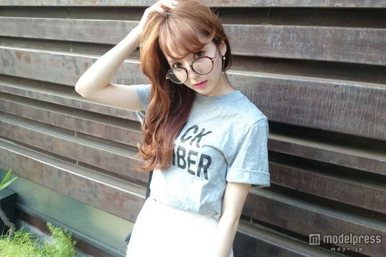 ラフなTシャツと合わせて