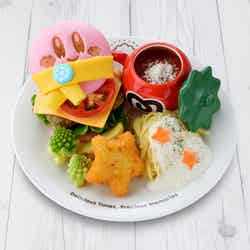 冬のカービィバーガー&粉雪チーズのパスタ3,388円スーベニアプレート付き、2,398円スーベニアプレートなし(C)Nintendo / HAL Laboratory, Inc.