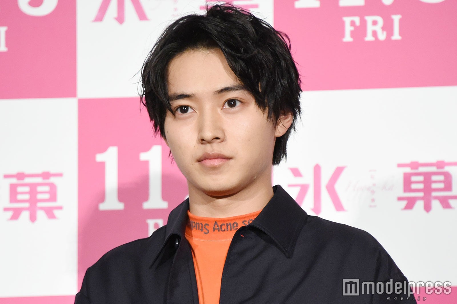 山崎賢人 上島竜兵と お約束 のキス ノリの良さに称賛の声 モデルプレス 山崎賢人 上島竜兵と お約束 のキス ノリの良さに称賛の声 モデルプレス